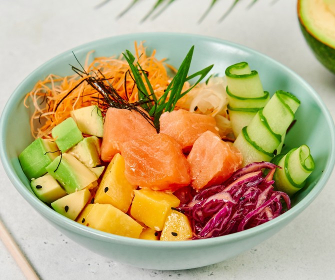 Поке острый лосось с манго STANDARD